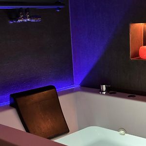 Aquarooms Luxury Suites